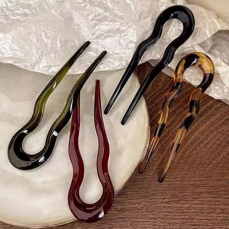 Elegancka akrylowa spinka do w – Women Knight Accessories recenzja i cena